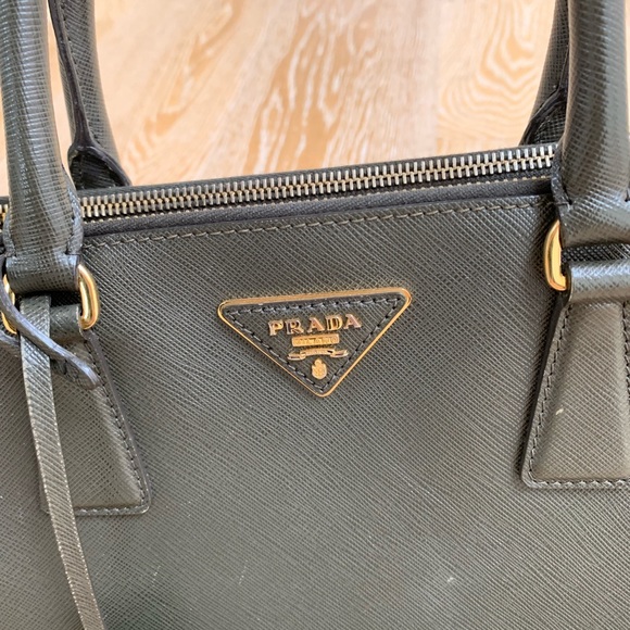 Prada Galleria Bag in Emerald - Picture 5 of 8